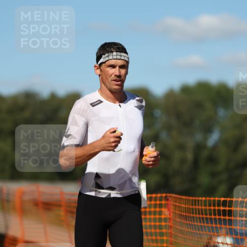 07.09.2025 - 19. Norderstedt Triathlon Michael Strokosch http://msf.ph/oto/8822836 07.09.2025 15:13:14 Laufen 1034, 1501 meine-sportfotos.de