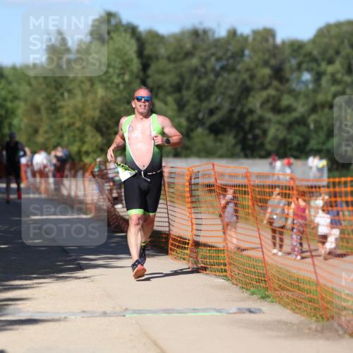 07.09.2025 - 19. Norderstedt Triathlon Michael Strokosch http://msf.ph/oto/8822904 07.09.2025 15:13:29 Laufen 1005, 1406 meine-sportfotos.de