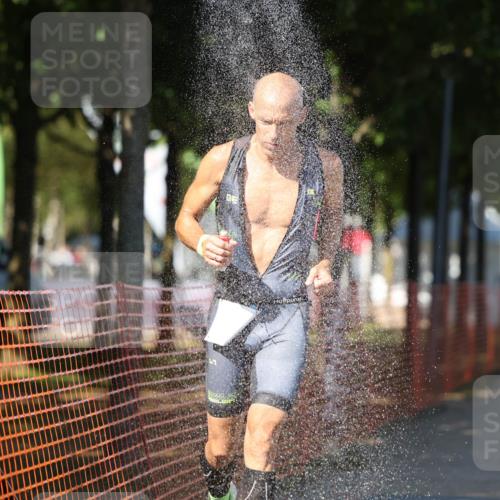 07.09.2025 - 19. Norderstedt Triathlon Michael Strokosch http://msf.ph/oto/8822979 07.09.2025 15:13:46 Laufen 986, 1457 meine-sportfotos.de