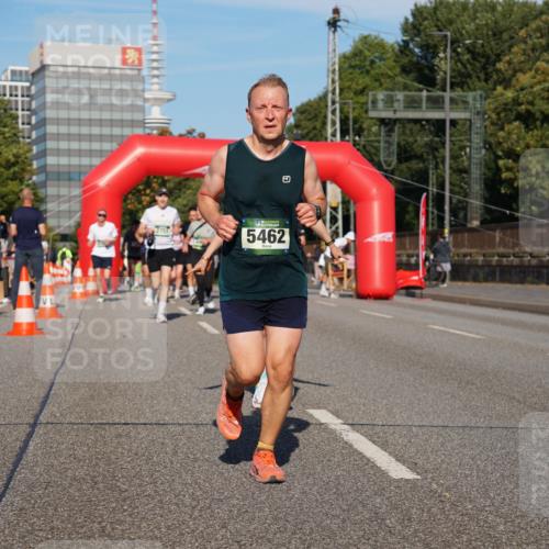 07.09.2025 - BARMER Alsterlauf Yannick Fuchs http://msf.ph/oto/8822989 07.09.2025 09:47:18 Laufen 5462, 3 meine-sportfotos.de