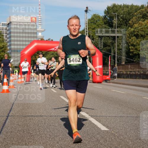 07.09.2025 - BARMER Alsterlauf Yannick Fuchs http://msf.ph/oto/8822997 07.09.2025 09:47:18 Laufen 5462 meine-sportfotos.de