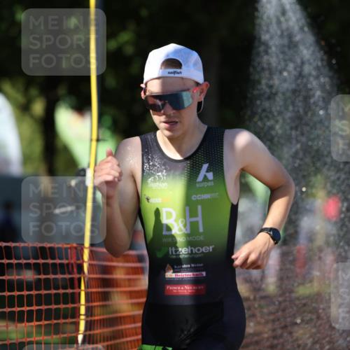 07.09.2025 - 19. Norderstedt Triathlon Michael Strokosch http://msf.ph/oto/8823007 07.09.2025 15:13:51 Laufen 986 meine-sportfotos.de