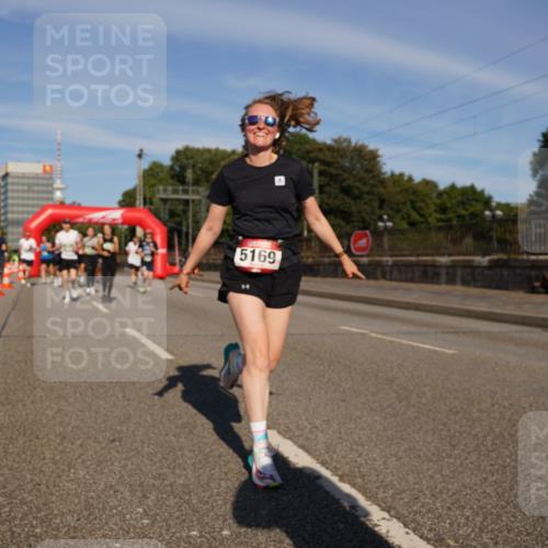 07.09.2025 - BARMER Alsterlauf Yannick Fuchs http://msf.ph/oto/8823020 07.09.2025 09:47:20 Laufen 5169 meine-sportfotos.de