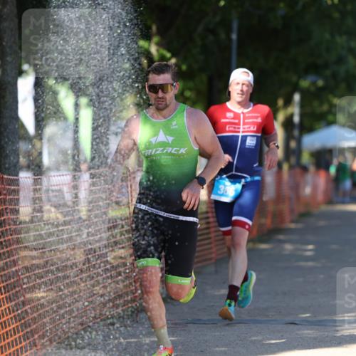 07.09.2025 - 19. Norderstedt Triathlon Michael Strokosch http://msf.ph/oto/8823055 07.09.2025 15:14:05 Laufen 361, 366, 976, 1466 meine-sportfotos.de
