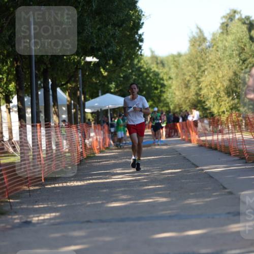07.09.2025 - 19. Norderstedt Triathlon Michael Strokosch http://msf.ph/oto/8823065 07.09.2025 16:08:11 Laufen 387, 956 meine-sportfotos.de