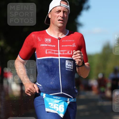 07.09.2025 - 19. Norderstedt Triathlon Michael Strokosch http://msf.ph/oto/8823076 07.09.2025 15:14:08 Laufen 361, 366, 976 meine-sportfotos.de