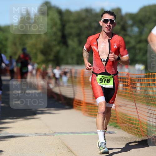 07.09.2025 - 19. Norderstedt Triathlon Michael Strokosch http://msf.ph/oto/8823102 07.09.2025 15:14:13 Laufen 361, 976 meine-sportfotos.de