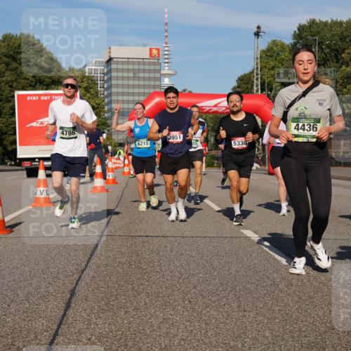 07.09.2025 - BARMER Alsterlauf Yannick Fuchs http://msf.ph/oto/8823106 07.09.2025 09:47:24 Laufen 4786, 3951, 6215, 55, 5330, 4436, 10, 5398, 83, 12 meine-sportfotos.de