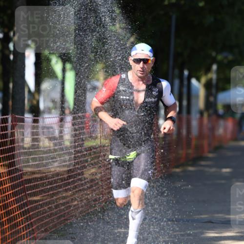 07.09.2025 - 19. Norderstedt Triathlon Michael Strokosch http://msf.ph/oto/8823112 07.09.2025 15:14:15 Laufen 361, 976 meine-sportfotos.de