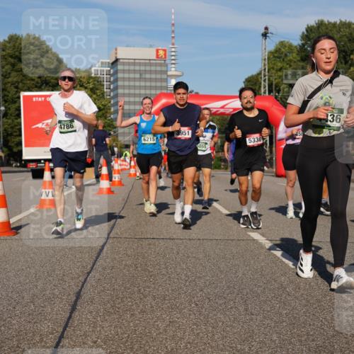 07.09.2025 - BARMER Alsterlauf Yannick Fuchs http://msf.ph/oto/8823113 07.09.2025 09:47:24 Laufen 4786, 3951, 6215, 5330, 5055, 458, 36, 5398 meine-sportfotos.de