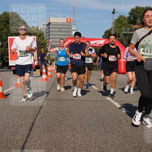 07.09.2025 - BARMER Alsterlauf Yannick Fuchs http://msf.ph/oto/8823117 07.09.2025 09:47:25 Laufen 4786, 6215, 3951, 5330, 055, 4580, 4436, 10, 539 meine-sportfotos.de
