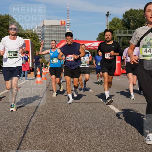 07.09.2025 - BARMER Alsterlauf Yannick Fuchs http://msf.ph/oto/8823128 07.09.2025 09:47:25 Laufen 4786, 6215, 395, 5055, 23, 443, 53, 10 meine-sportfotos.de