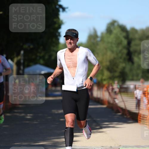 07.09.2025 - 19. Norderstedt Triathlon Michael Strokosch http://msf.ph/oto/8823155 07.09.2025 15:14:23 Laufen 1017, 1401 meine-sportfotos.de