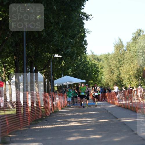 07.09.2025 - 19. Norderstedt Triathlon Michael Strokosch http://msf.ph/oto/8823169 07.09.2025 16:08:45 Laufen 949, 953 meine-sportfotos.de