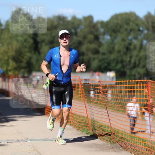 07.09.2025 - 19. Norderstedt Triathlon Michael Strokosch http://msf.ph/oto/8823199 07.09.2025 15:14:45 Laufen 1008 meine-sportfotos.de