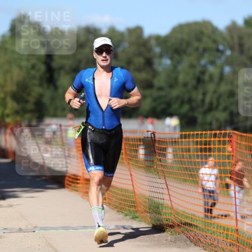 07.09.2025 - 19. Norderstedt Triathlon Michael Strokosch http://msf.ph/oto/8823202 07.09.2025 15:14:45 Laufen 1008 meine-sportfotos.de