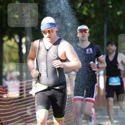 07.09.2025 - 19. Norderstedt Triathlon Michael Strokosch http://msf.ph/oto/8823209 07.09.2025 16:08:58 Laufen 534, 544 meine-sportfotos.de