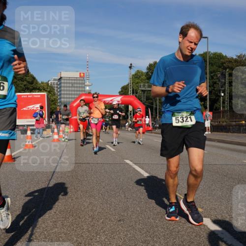 07.09.2025 - BARMER Alsterlauf Yannick Fuchs http://msf.ph/oto/8823261 07.09.2025 09:47:30 Laufen 4386, 6143, 4887, 3646, 5321 meine-sportfotos.de