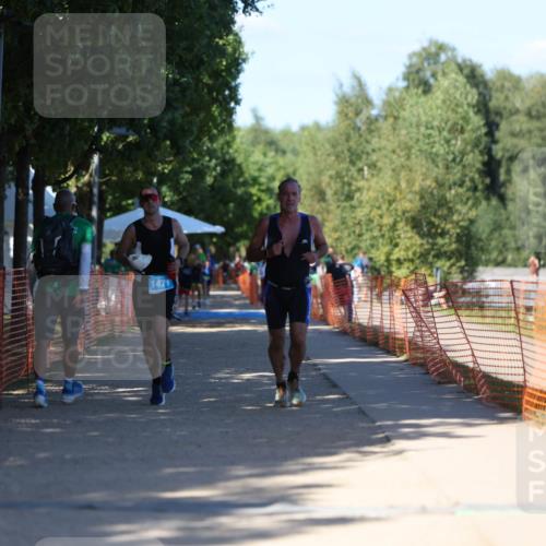07.09.2025 - 19. Norderstedt Triathlon Michael Strokosch http://msf.ph/oto/8823273 07.09.2025 15:15:36 Laufen 400, 1471 meine-sportfotos.de