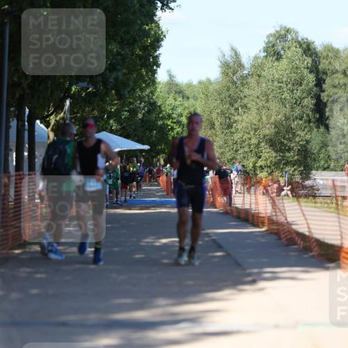 07.09.2025 - 19. Norderstedt Triathlon Michael Strokosch http://msf.ph/oto/8823280 07.09.2025 15:15:37 Laufen 400, 1471 meine-sportfotos.de
