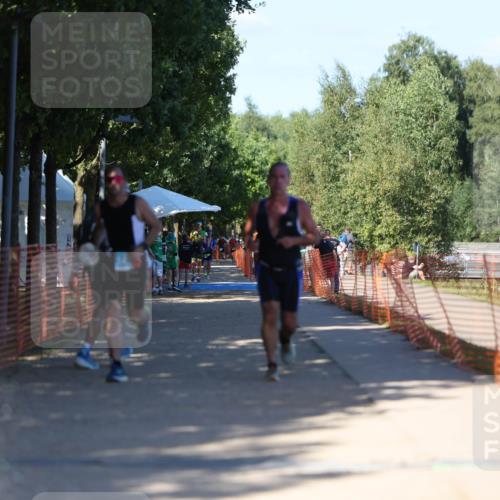 07.09.2025 - 19. Norderstedt Triathlon Michael Strokosch http://msf.ph/oto/8823284 07.09.2025 15:15:37 Laufen 400, 1471 meine-sportfotos.de