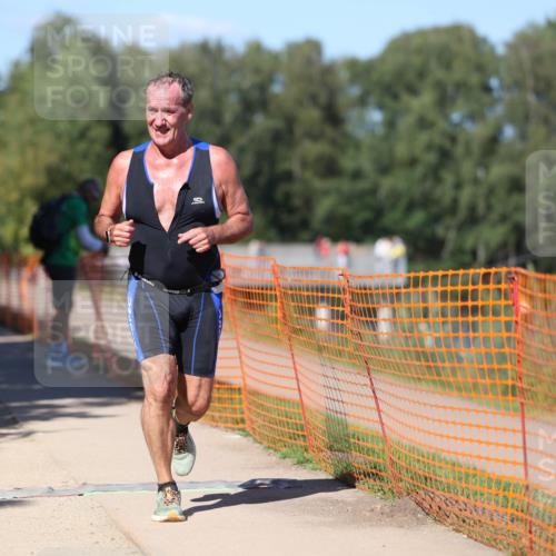 07.09.2025 - 19. Norderstedt Triathlon Michael Strokosch http://msf.ph/oto/8823303 07.09.2025 15:15:41 Laufen 400, 1471 meine-sportfotos.de