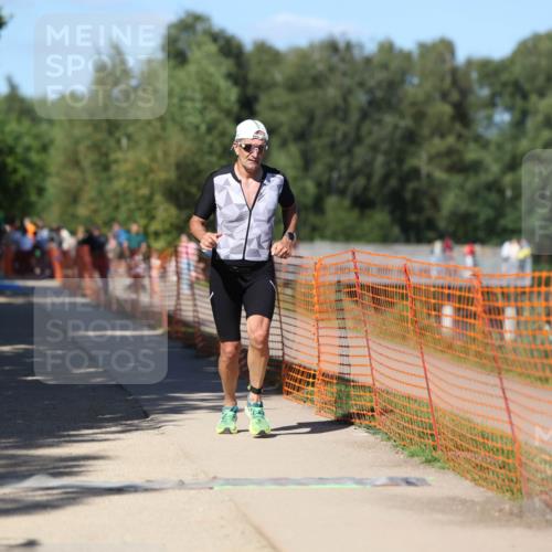07.09.2025 - 19. Norderstedt Triathlon Michael Strokosch http://msf.ph/oto/8823311 07.09.2025 15:15:52 Laufen 964 meine-sportfotos.de