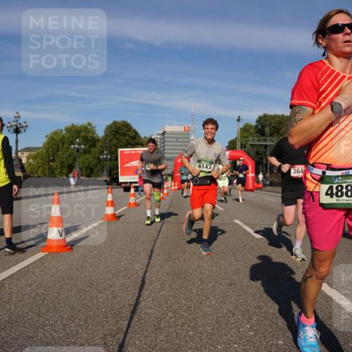 07.09.2025 - BARMER Alsterlauf Yannick Fuchs http://msf.ph/oto/8823319 07.09.2025 09:47:33 Laufen 6143, 364, 6, 4887, 5691 meine-sportfotos.de