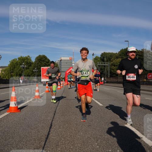 07.09.2025 - BARMER Alsterlauf Yannick Fuchs http://msf.ph/oto/8823336 07.09.2025 09:47:33 Laufen 275, 6143, 3646, 4980 meine-sportfotos.de