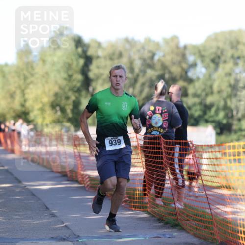 07.09.2025 - 19. Norderstedt Triathlon Michael Strokosch http://msf.ph/oto/8823383 07.09.2025 16:09:41 Laufen 549, 939 meine-sportfotos.de