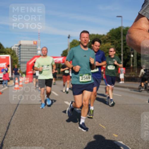 07.09.2025 - BARMER Alsterlauf Yannick Fuchs http://msf.ph/oto/8823394 07.09.2025 09:47:38 Laufen 2569 meine-sportfotos.de