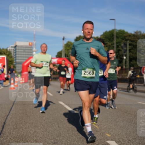07.09.2025 - BARMER Alsterlauf Yannick Fuchs http://msf.ph/oto/8823404 07.09.2025 09:47:38 Laufen 2569, 2 meine-sportfotos.de
