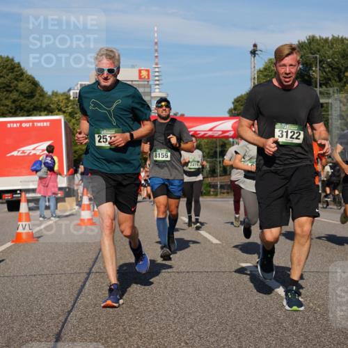 07.09.2025 - BARMER Alsterlauf Yannick Fuchs http://msf.ph/oto/8823479 07.09.2025 09:47:44 Laufen 25, 8159, 2419, 3122, 6079 meine-sportfotos.de