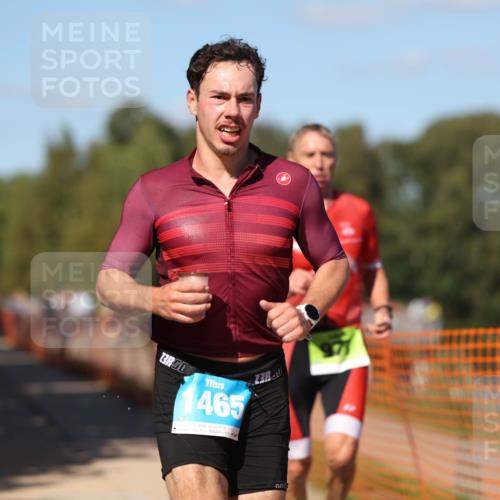 07.09.2025 - 19. Norderstedt Triathlon Michael Strokosch http://msf.ph/oto/8823512 07.09.2025 15:16:25 Laufen 977, 1465, 1502 meine-sportfotos.de
