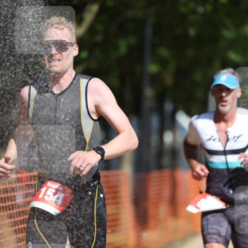 07.09.2025 - 19. Norderstedt Triathlon Michael Strokosch http://msf.ph/oto/8823514 07.09.2025 12:14:28 Laufen 138, 154, 819 meine-sportfotos.de