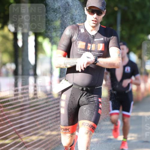 07.09.2025 - 19. Norderstedt Triathlon Michael Strokosch http://msf.ph/oto/8823519 07.09.2025 16:09:59 Laufen 521, 525, 546 meine-sportfotos.de