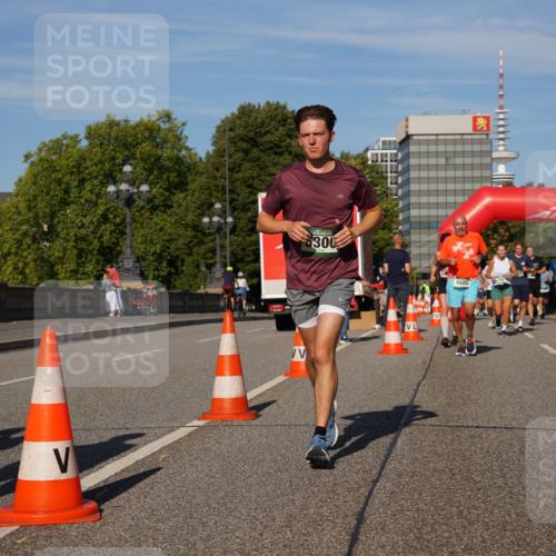 07.09.2025 - BARMER Alsterlauf Yannick Fuchs http://msf.ph/oto/8823612 07.09.2025 09:47:49 Laufen 300, 4886, 3242 meine-sportfotos.de