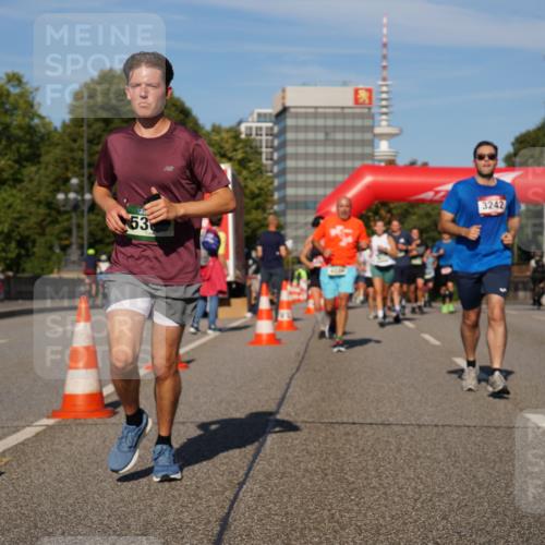07.09.2025 - BARMER Alsterlauf Yannick Fuchs http://msf.ph/oto/8823617 07.09.2025 09:47:50 Laufen 53, 3242 meine-sportfotos.de