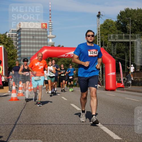 07.09.2025 - BARMER Alsterlauf Yannick Fuchs http://msf.ph/oto/8823622 07.09.2025 09:47:50 Laufen 45, 4886, 4677, 3242 meine-sportfotos.de