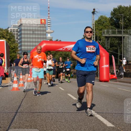 07.09.2025 - BARMER Alsterlauf Yannick Fuchs http://msf.ph/oto/8823627 07.09.2025 09:47:51 Laufen 2445, 4886, 4677, 3242 meine-sportfotos.de