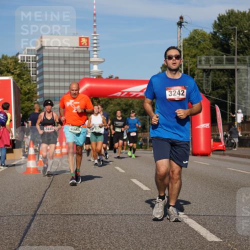 07.09.2025 - BARMER Alsterlauf Yannick Fuchs http://msf.ph/oto/8823632 07.09.2025 09:47:51 Laufen 2445, 4886, 4677, 3242 meine-sportfotos.de