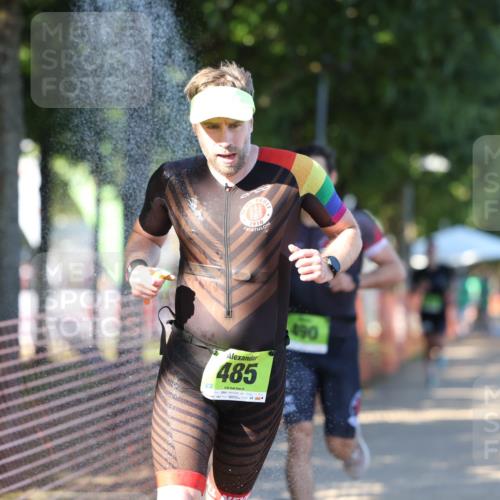 07.09.2025 - 19. Norderstedt Triathlon Michael Strokosch http://msf.ph/oto/8823651 07.09.2025 16:10:43 Laufen 448, 460, 485, 490, 1071 meine-sportfotos.de