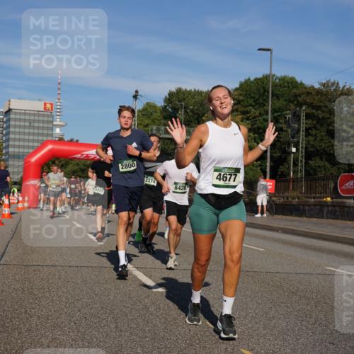 07.09.2025 - BARMER Alsterlauf Yannick Fuchs http://msf.ph/oto/8823702 07.09.2025 09:47:56 Laufen 4839, 2800, 2374, 8428, 4677 meine-sportfotos.de