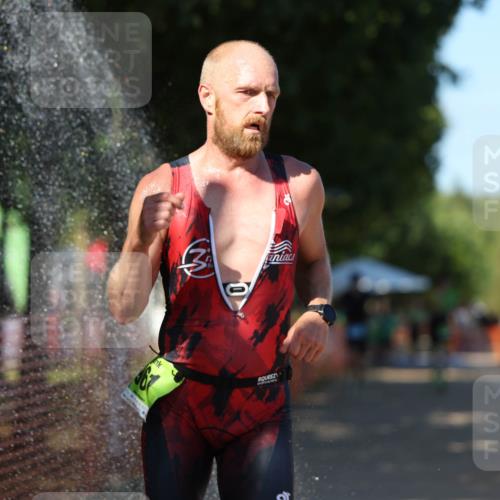 07.09.2025 - 19. Norderstedt Triathlon Michael Strokosch http://msf.ph/oto/8823707 07.09.2025 15:17:15 Laufen 879, 961 meine-sportfotos.de