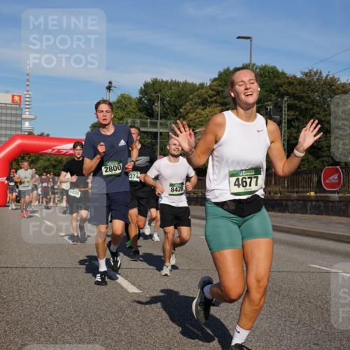07.09.2025 - BARMER Alsterlauf Yannick Fuchs http://msf.ph/oto/8823712 07.09.2025 09:47:56 Laufen 4839, 2800, 2374, 8428, 4677 meine-sportfotos.de