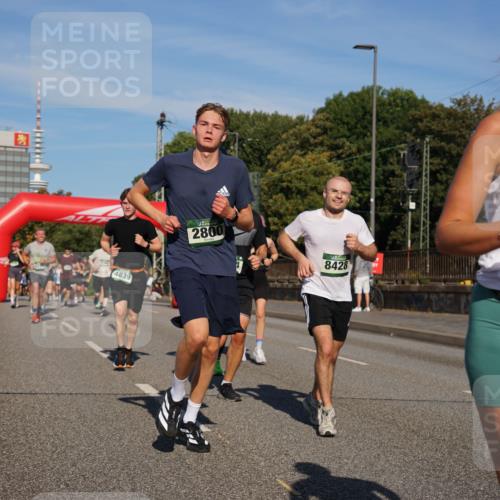 07.09.2025 - BARMER Alsterlauf Yannick Fuchs http://msf.ph/oto/8823716 07.09.2025 09:47:57 Laufen 4839, 2800, 030, 8428, 36, 4677 meine-sportfotos.de