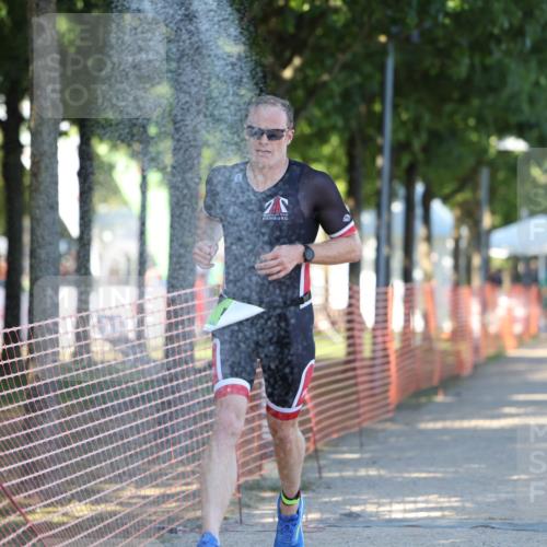 07.09.2025 - 19. Norderstedt Triathlon Michael Strokosch http://msf.ph/oto/8823721 07.09.2025 16:11:00 Laufen 547, 548 meine-sportfotos.de