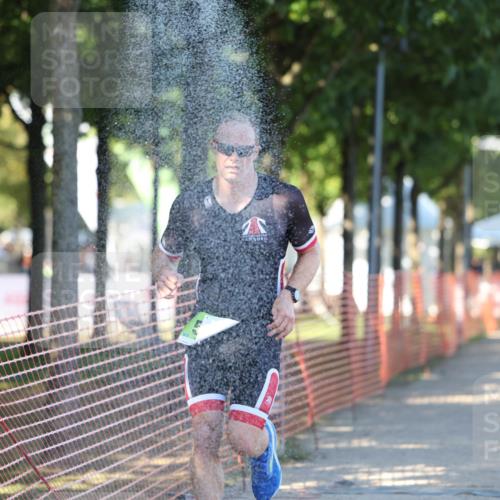 07.09.2025 - 19. Norderstedt Triathlon Michael Strokosch http://msf.ph/oto/8823723 07.09.2025 16:11:00 Laufen 547, 548 meine-sportfotos.de