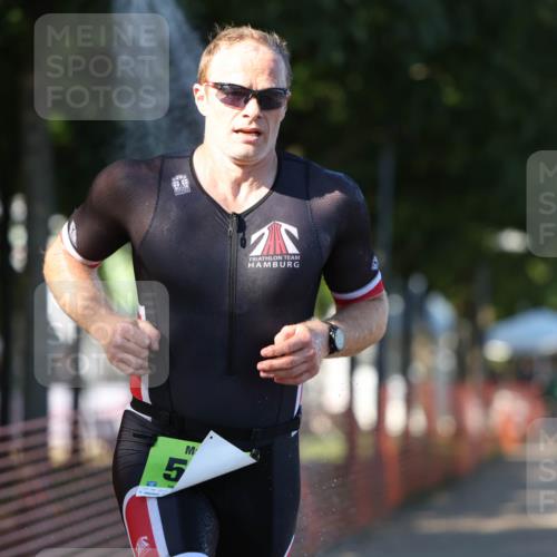 07.09.2025 - 19. Norderstedt Triathlon Michael Strokosch http://msf.ph/oto/8823739 07.09.2025 16:11:01 Laufen 547, 548 meine-sportfotos.de