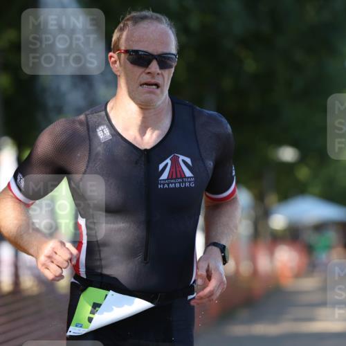 07.09.2025 - 19. Norderstedt Triathlon Michael Strokosch http://msf.ph/oto/8823743 07.09.2025 16:11:01 Laufen 547, 548 meine-sportfotos.de
